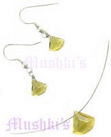 tiger tail necklace with faceted drop - click here for large view