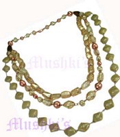 Fashion necklace - click here for large view