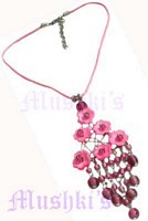 Fashion necklace - click here for large view