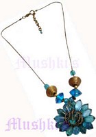 Fashion necklace - click here for large view