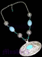 Fashion necklace - click here for large view