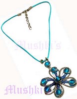 Fashion necklace - click here for large view