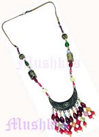 Fashion necklace - click here for large view