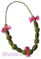 Beaded necklace - click here for large view